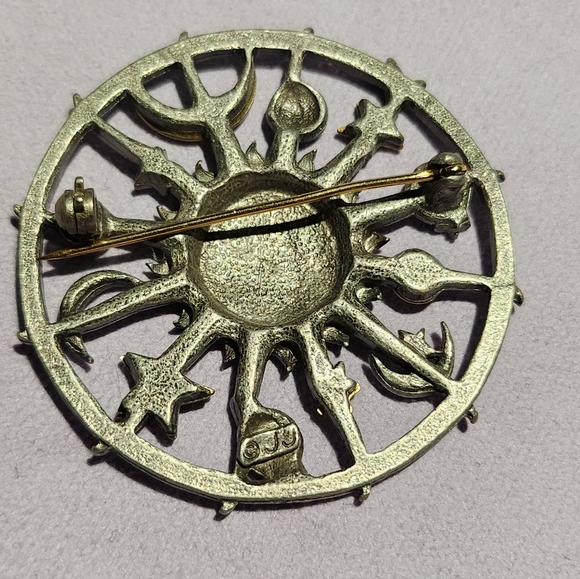 JJ Jonette Vintage Pewter Brooch Celestial Sun - Picture 3 of 3
